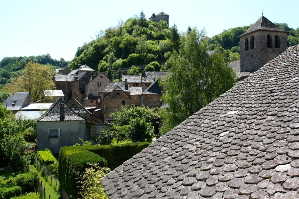 Logis Hotel Restaurant L'Auberge Du Chateau Muret-le-Château Exteriör bild