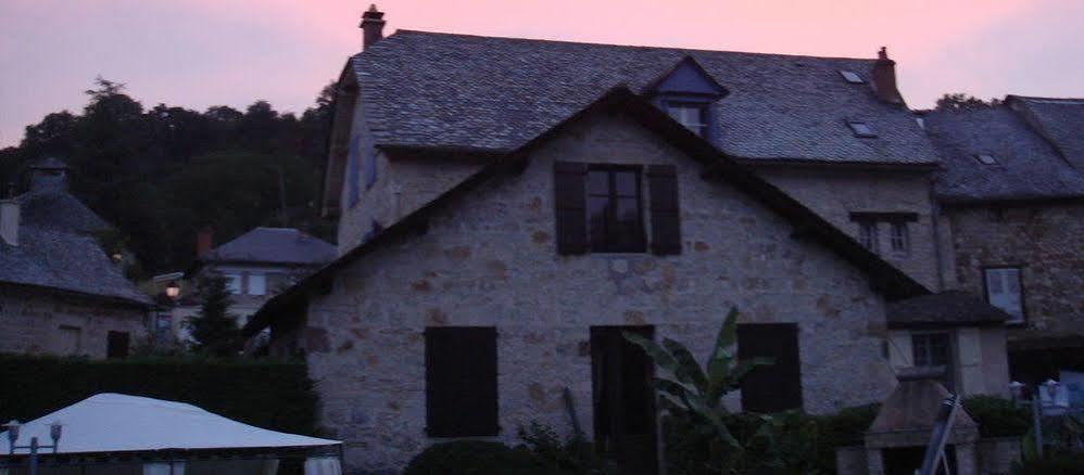 Logis Hotel Restaurant L'Auberge Du Chateau Muret-le-Château Exteriör bild